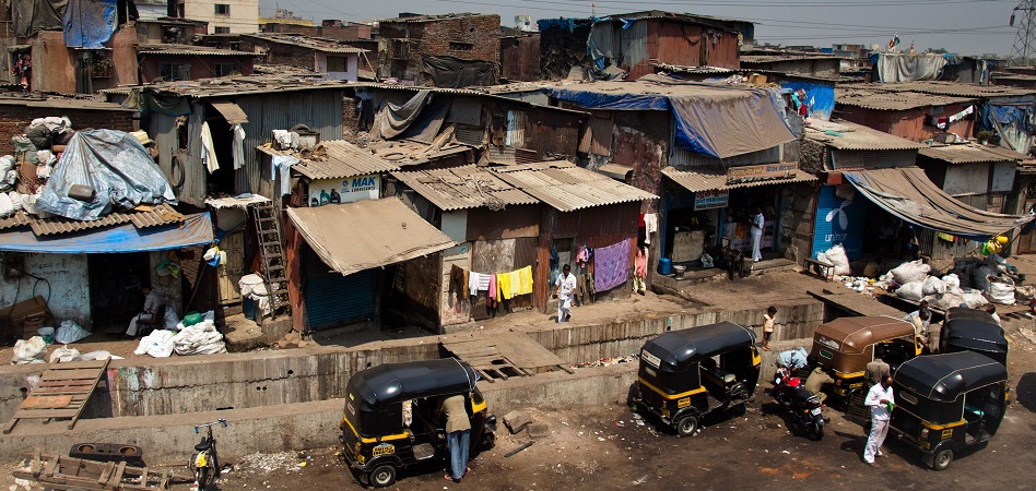 Casas españolas para combatir el chabolismo en la India